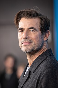Bild på Claes Bang