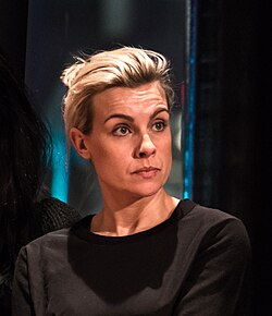 Foto: Frankie Fouganthin, Wikipedia Bild på skådespelaren Jenny Lindroth