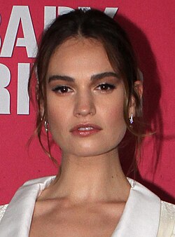 Bild på Lily James