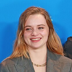 Bild på Luna Wedler