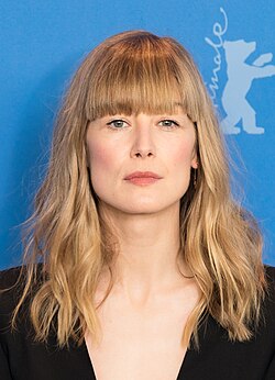 Foto: Martin Kraft, Wikipedia Bild på skådespelaren Rosamund Pike